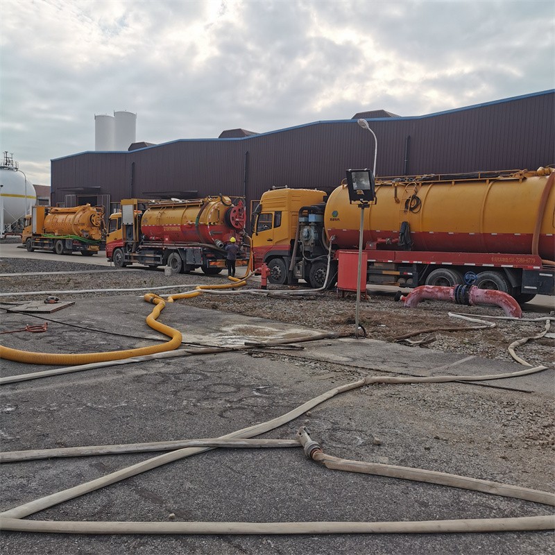 和乐镇污水池清理