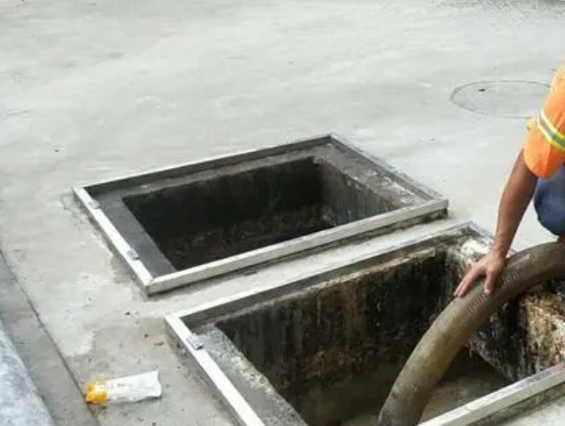 和乐镇化粪池清理